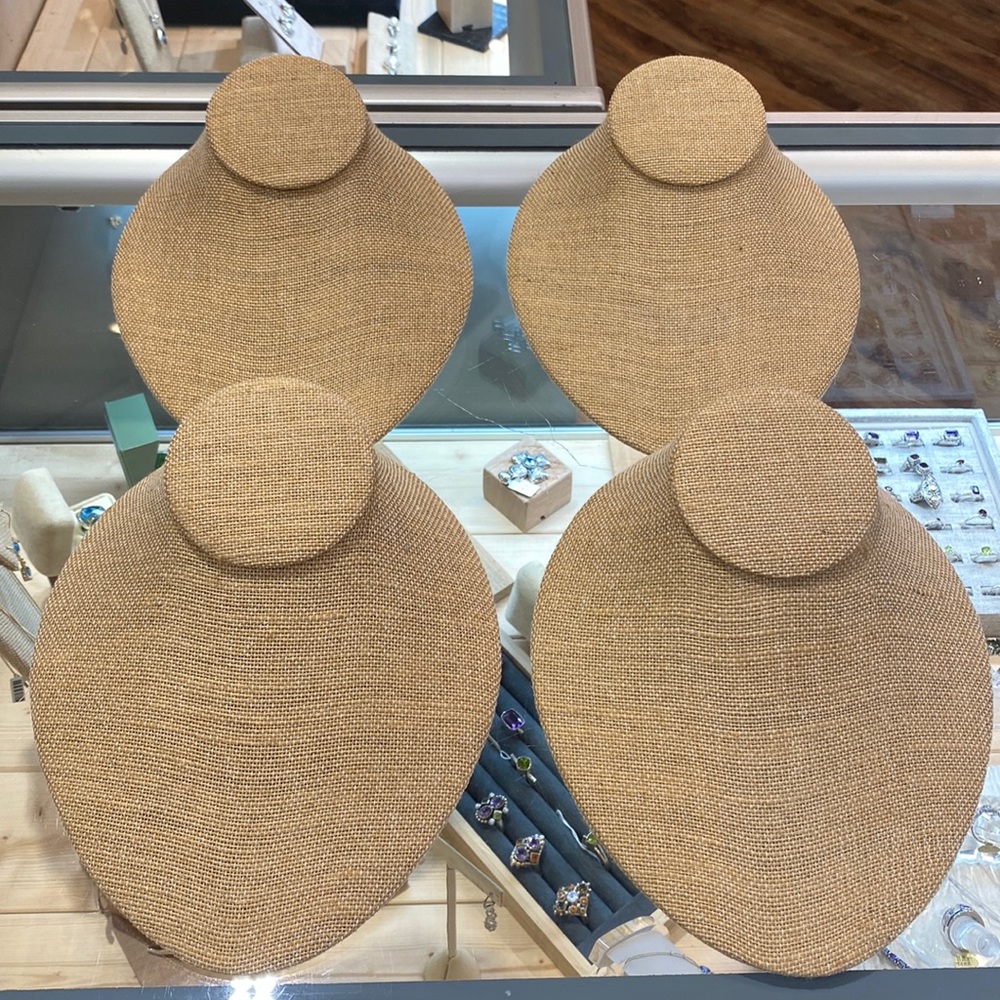 4 Linen Display Necklines